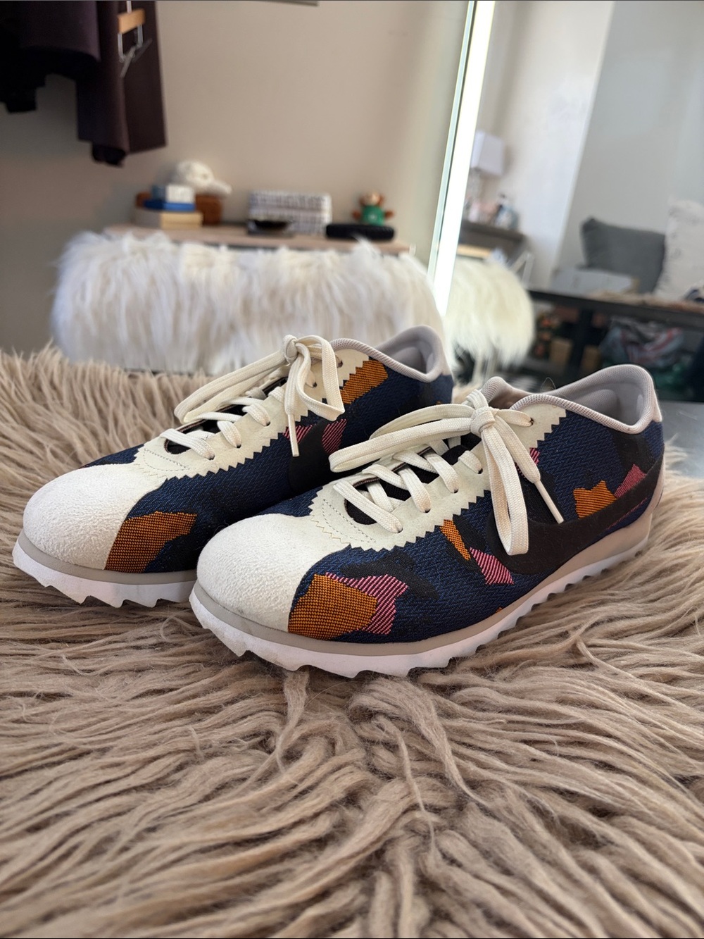 Nike Casual Sneakers in Navy with Multicolor Accents